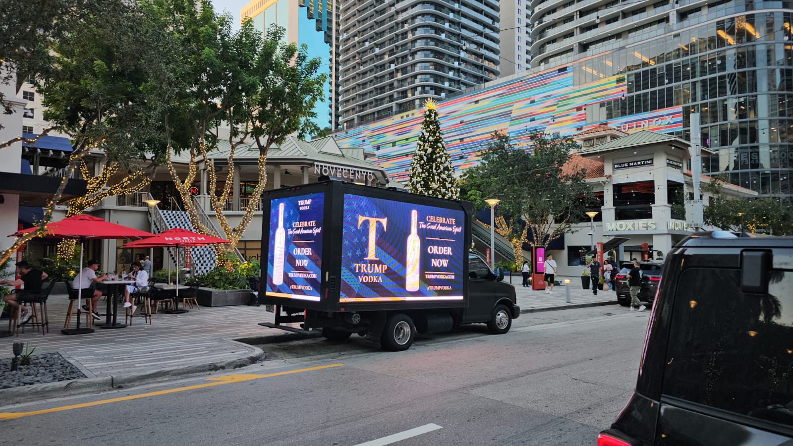 Presidential LED truck on a California route